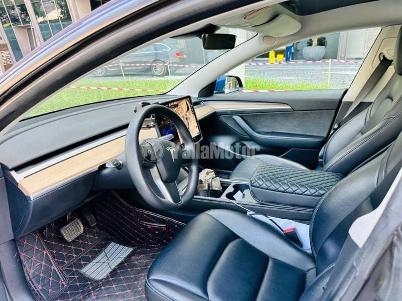 2023 Tesla Model 3 thumbnail 3