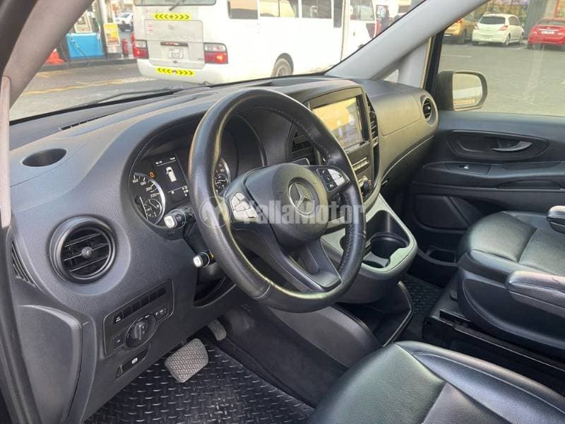 2017 Mercedes-Benz Vito thumbnail 4