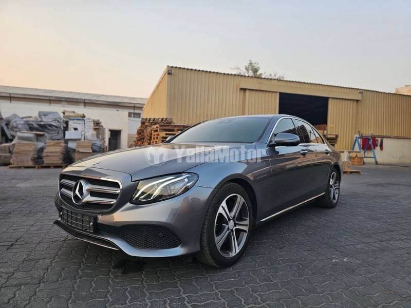 2019 Mercedes-Benz E-Class Saloon thumbnail 2