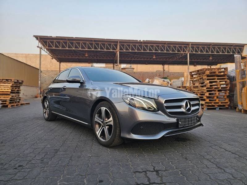 2019 Mercedes-Benz E-Class Saloon thumbnail 3