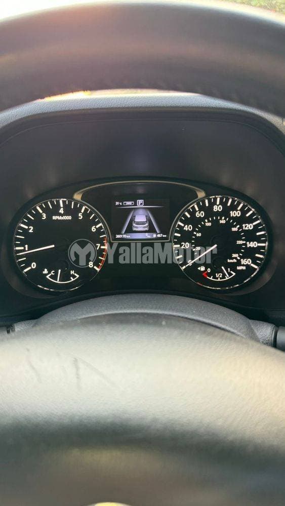 2017 Nissan Pathfinder thumbnail 9