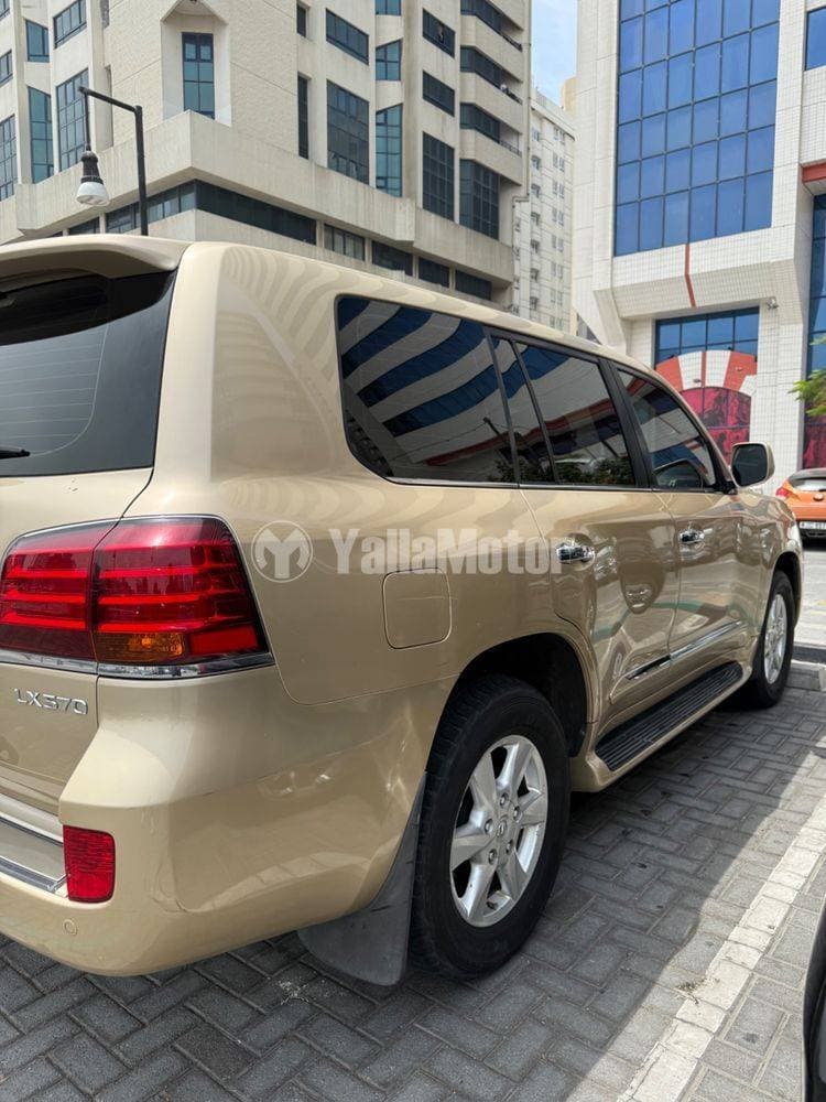 2011 Lexus LX 570 thumbnail 5