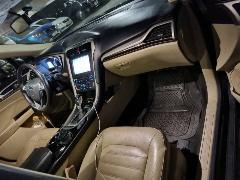2016 Ford Fusion thumbnail 4