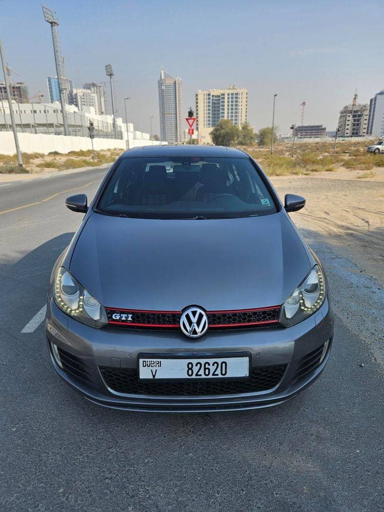 2011 Volkswagen Golf GTI thumbnail 4