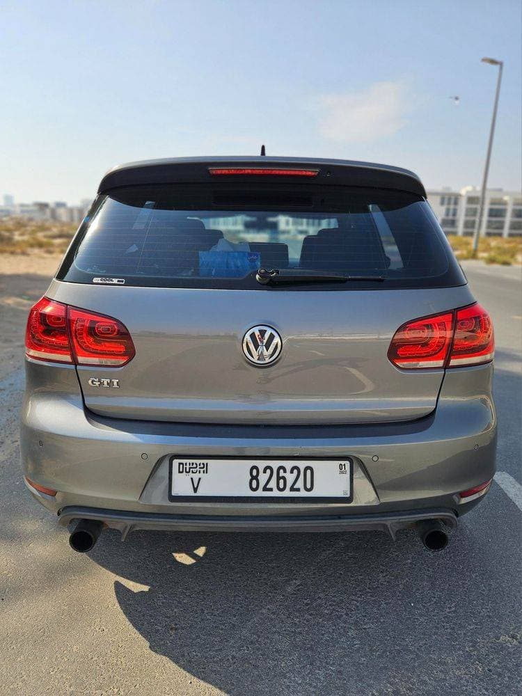 2011 Volkswagen Golf GTI thumbnail 2