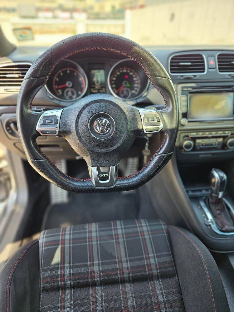 2011 Volkswagen Golf GTI thumbnail 7