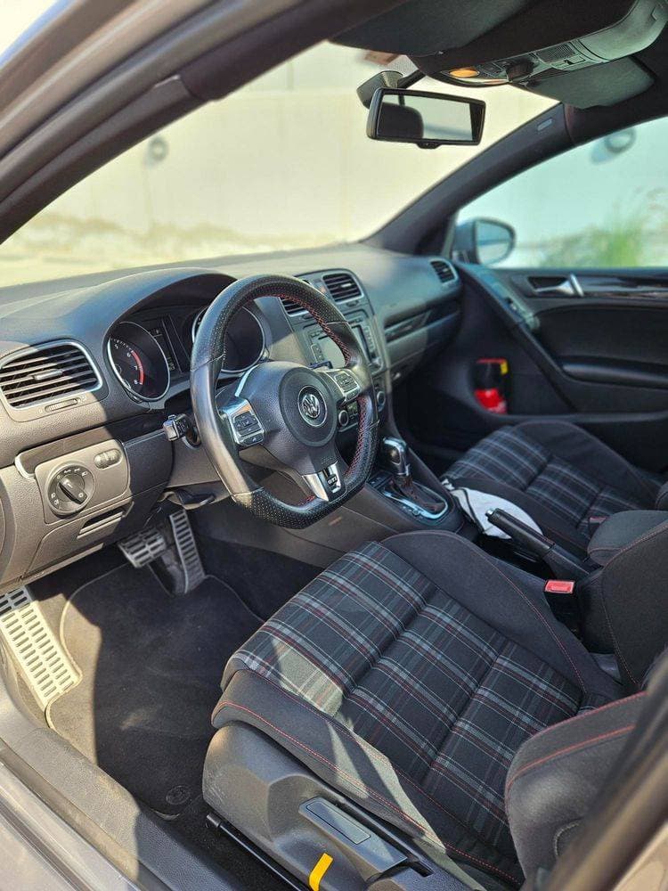 2011 Volkswagen Golf GTI thumbnail 6