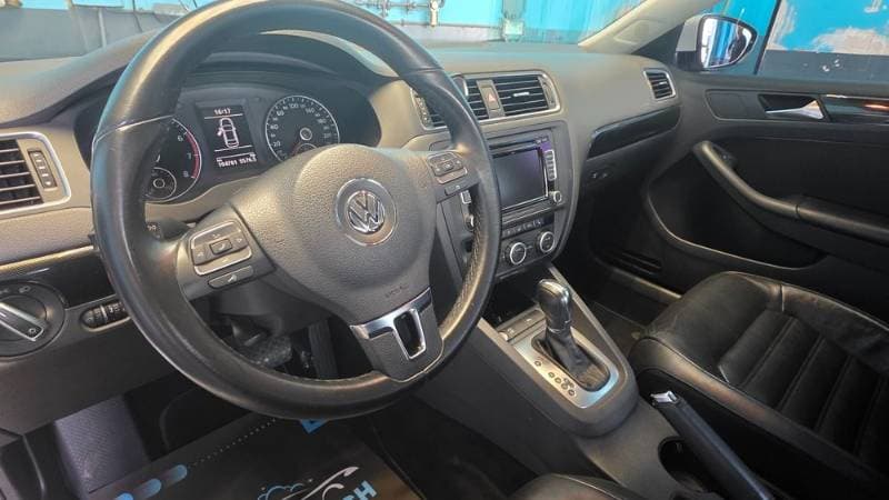 2015 Volkswagen Jetta thumbnail 4