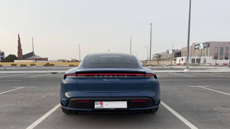 2022 Porsche Taycan thumbnail 5