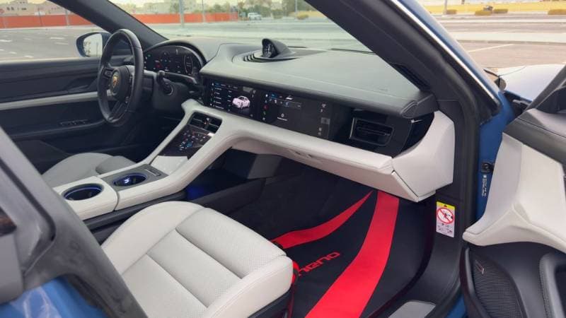 2022 Porsche Taycan thumbnail 6