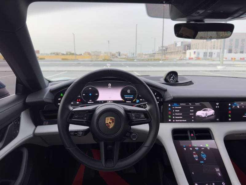 2022 Porsche Taycan thumbnail 8