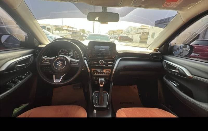 2023 Suzuki Grand Vitara thumbnail 3