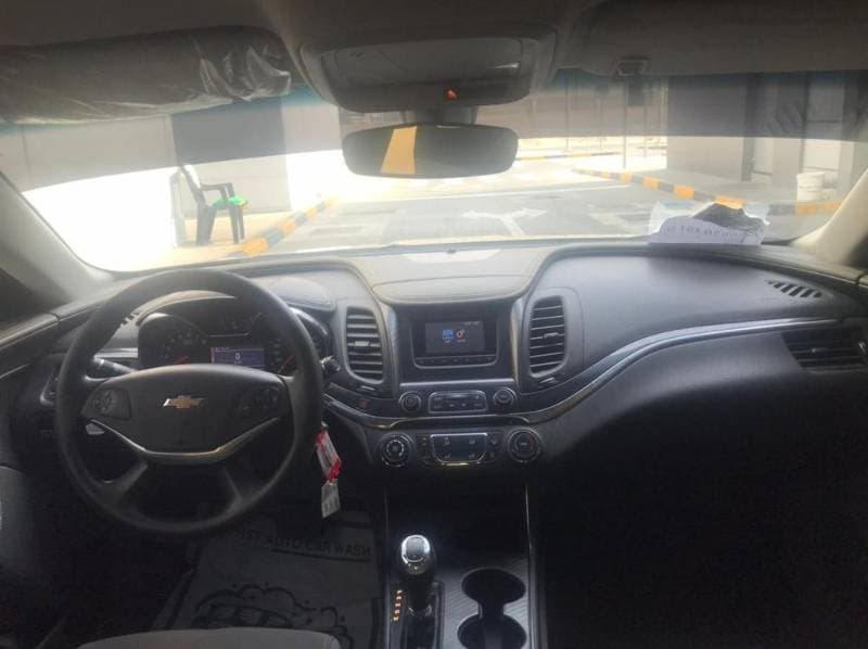 2015 Chevrolet Impala thumbnail 3