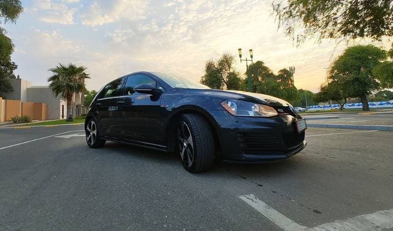 2017 Volkswagen Golf GTI thumbnail 4