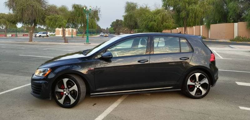 2017 Volkswagen Golf GTI thumbnail 9