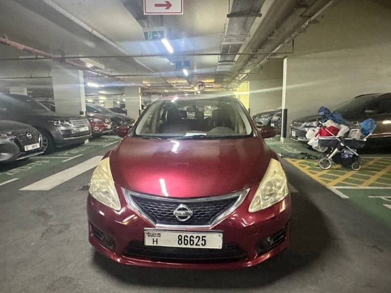 2015 Nissan Tiida thumbnail 2