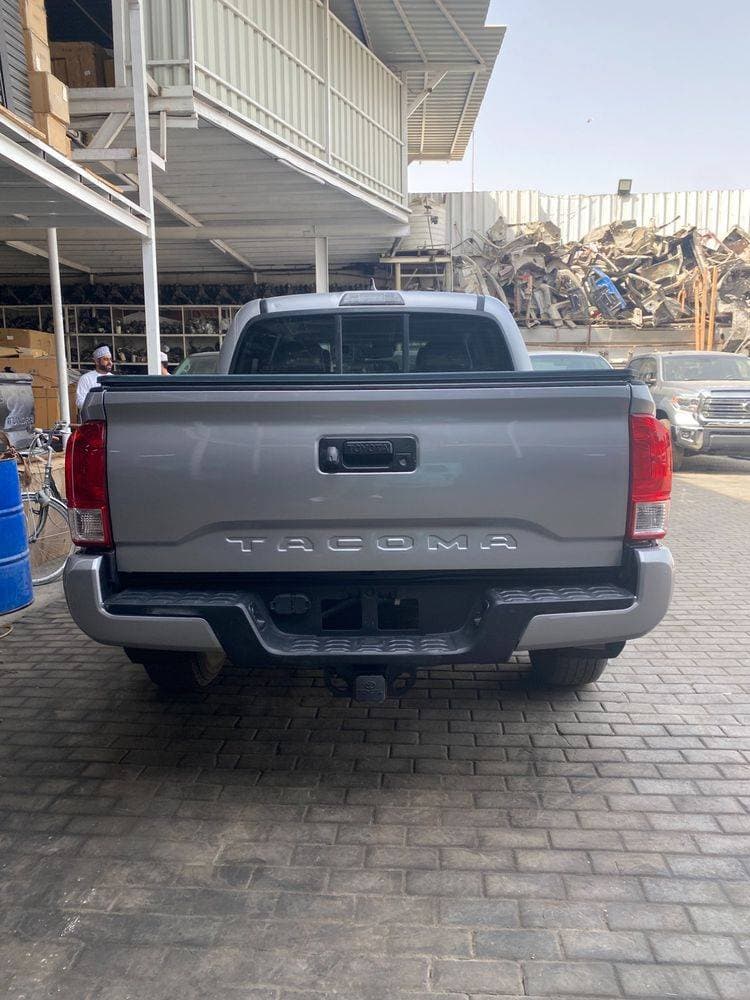 2019 Toyota Tacoma thumbnail 5