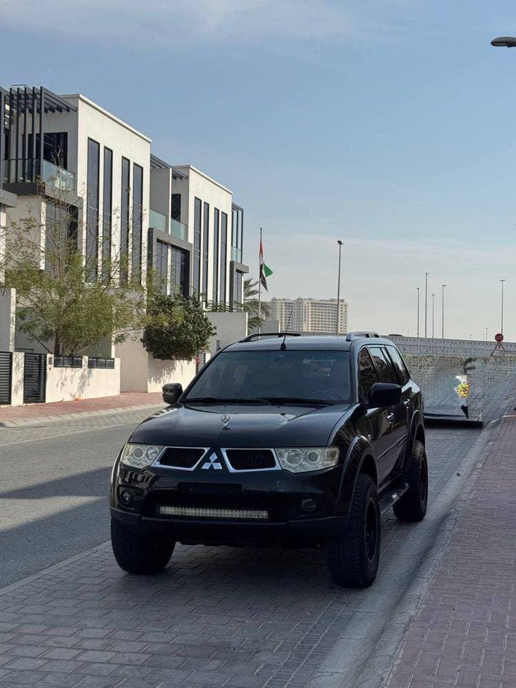 2009 Mitsubishi Pajero Sport thumbnail 5