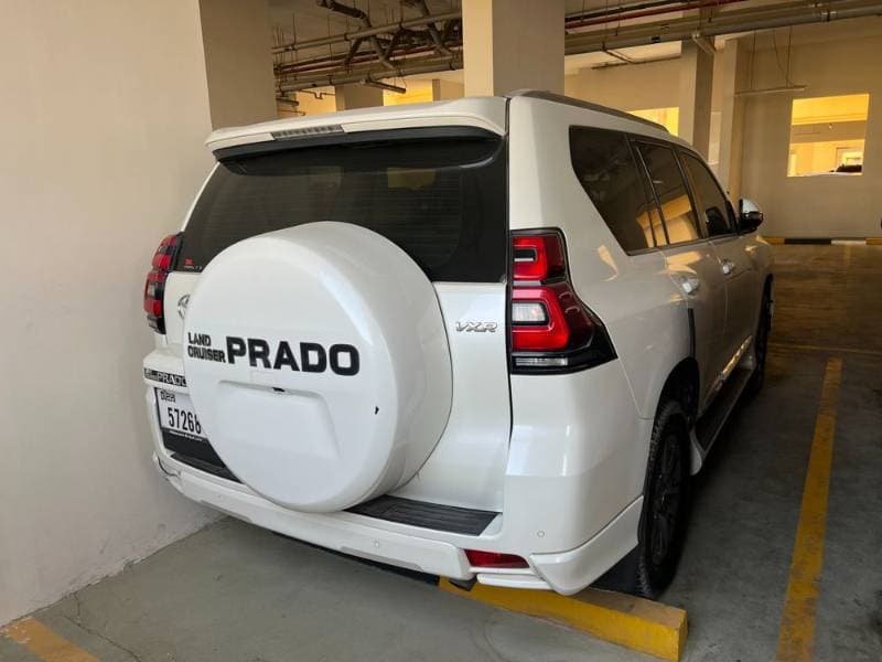 2020 Toyota Land Cruiser Prado thumbnail 2