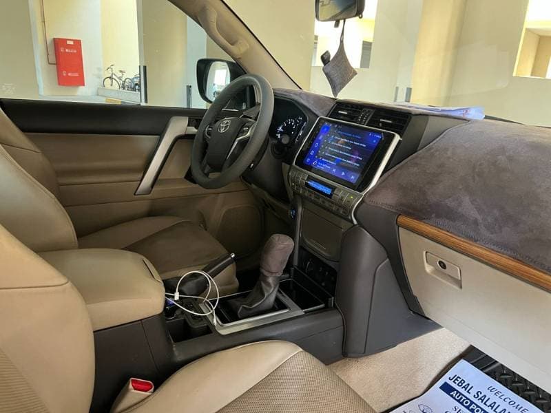 2020 Toyota Land Cruiser Prado thumbnail 6