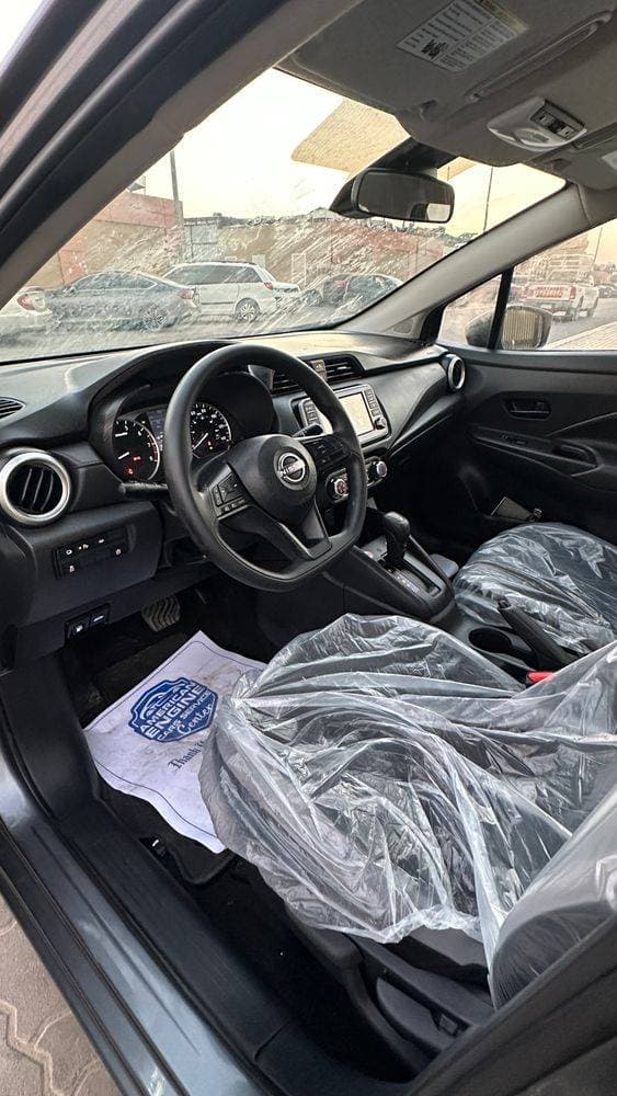 2025 Nissan Versa thumbnail 5