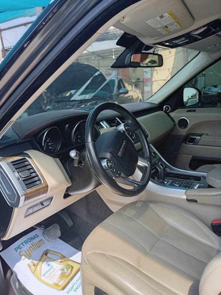2016 Land Rover Range Rover Sport thumbnail 3