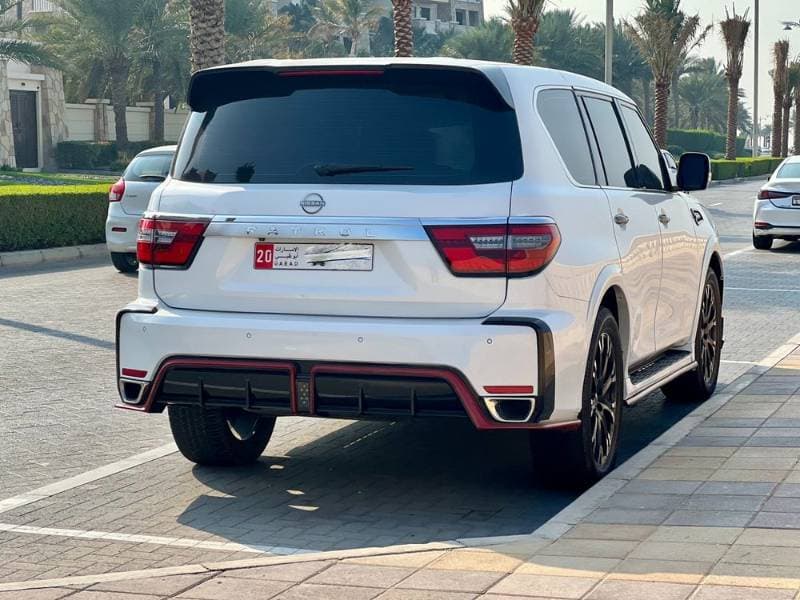 2017 Nissan Patrol thumbnail 2
