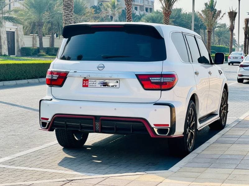 2017 Nissan Patrol thumbnail 3