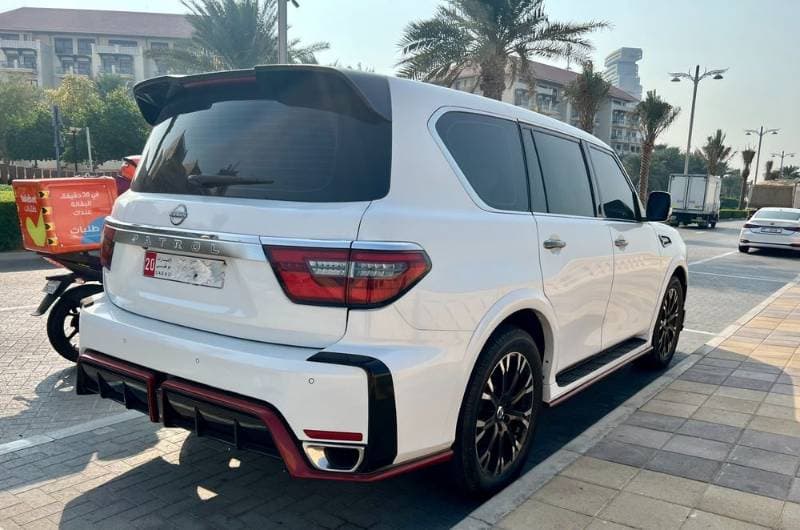 2017 Nissan Patrol thumbnail 4