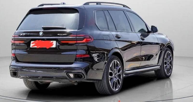 2024 BMW X7 thumbnail 2