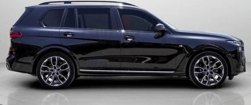 2024 BMW X7 thumbnail 3