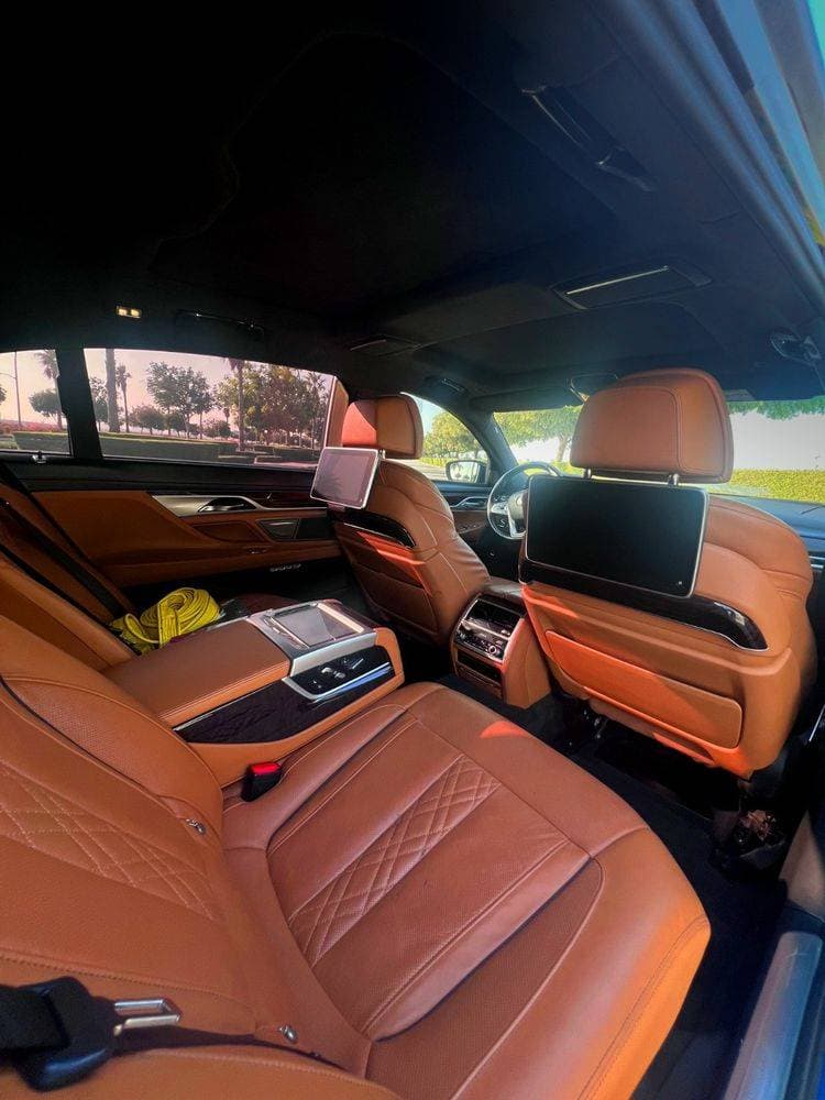 2017 BMW 7 Series thumbnail 8