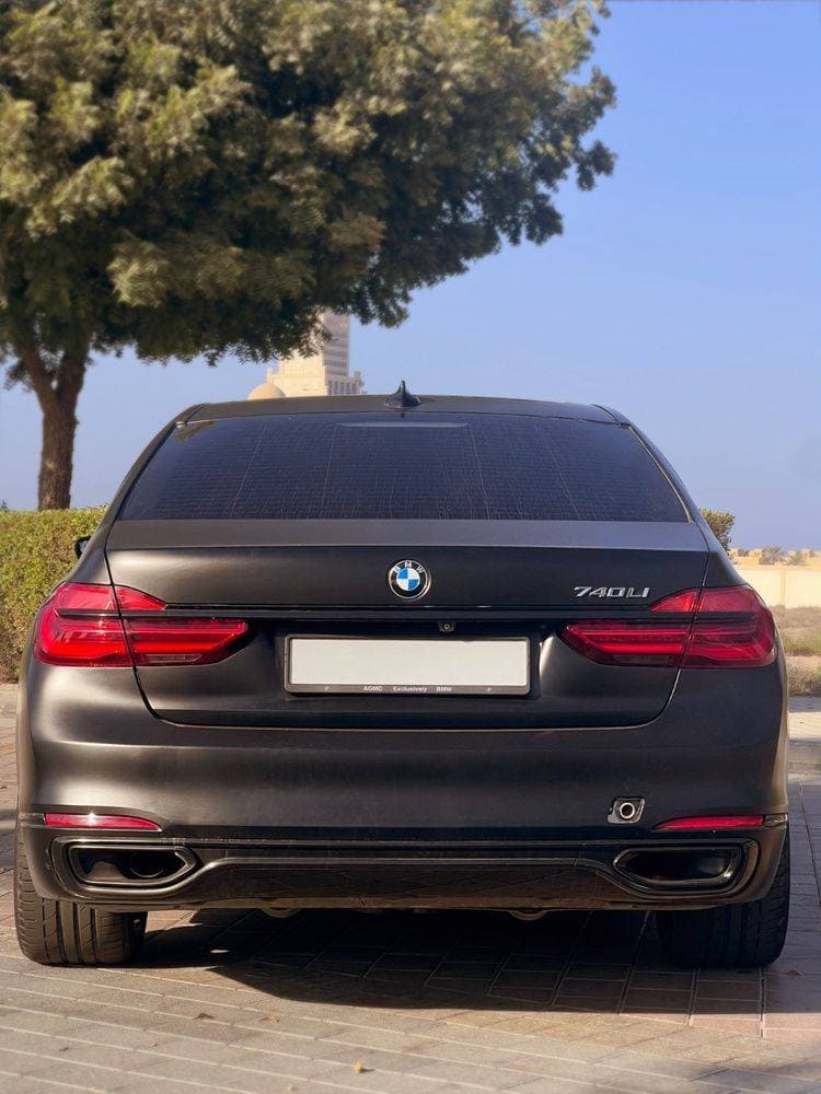 2017 BMW 7 Series thumbnail 2