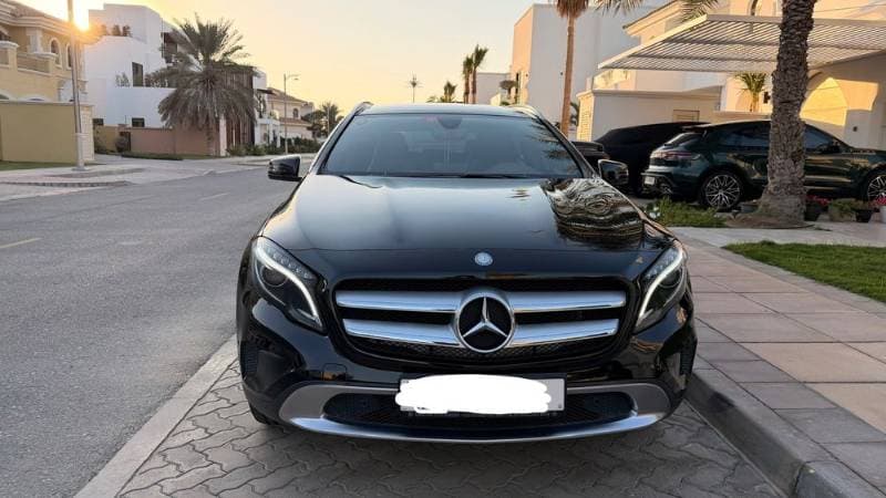 2016 Mercedes-Benz GLA thumbnail 2