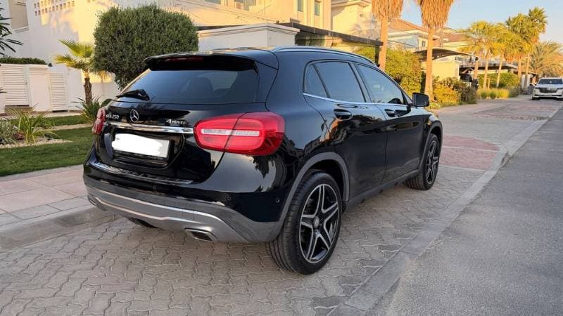 2016 Mercedes-Benz GLA thumbnail 4
