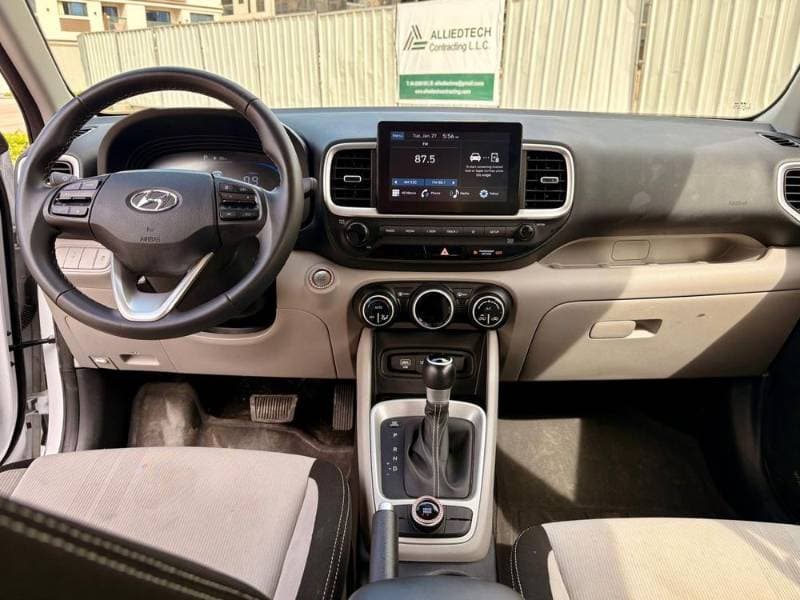 2025 Hyundai Venue thumbnail 4