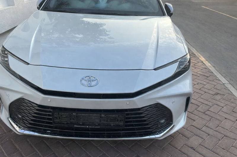2025 Toyota Camry thumbnail 2