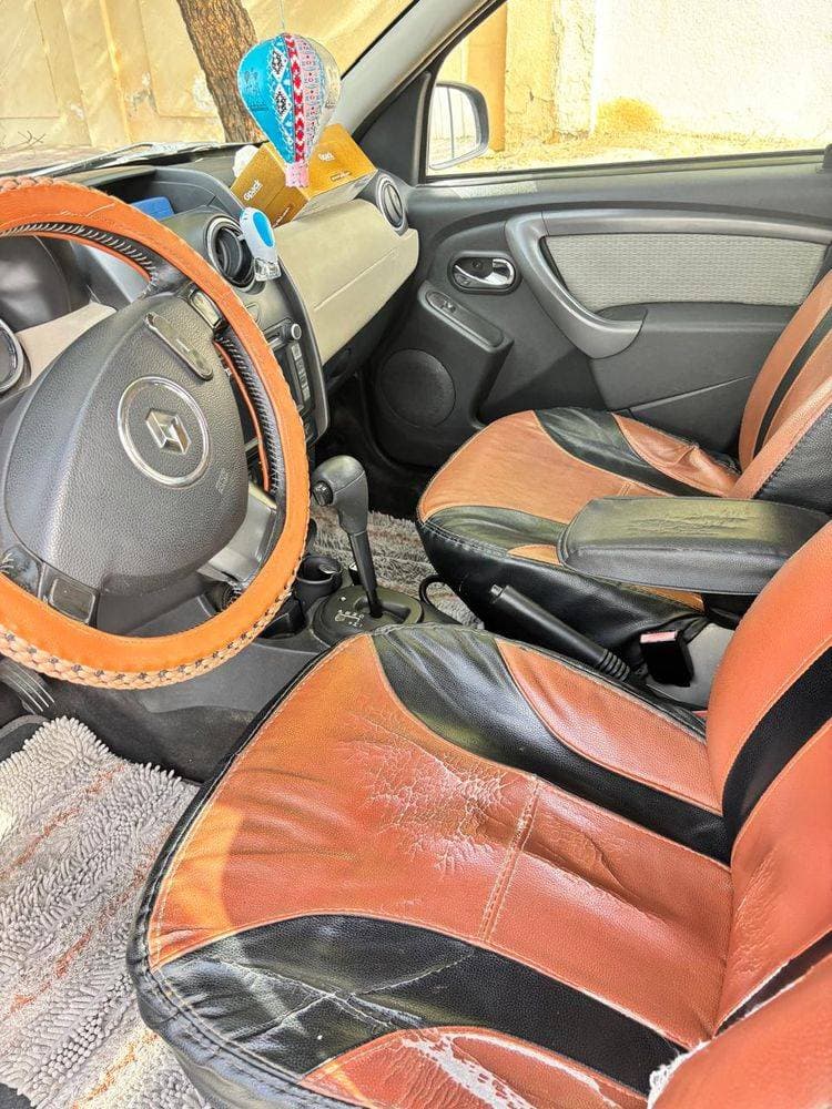 2016 Renault Duster thumbnail 3