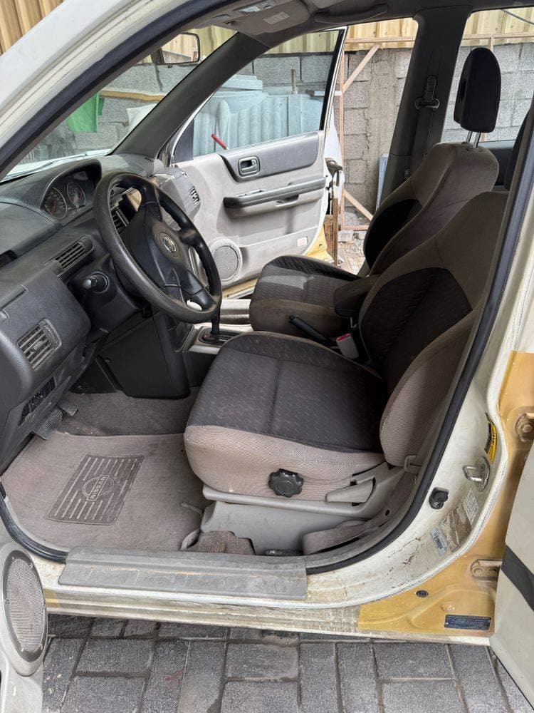 2010 Nissan X-Trail thumbnail 8