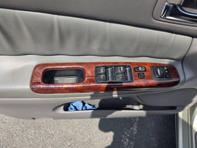 2004 Toyota Camry thumbnail 7