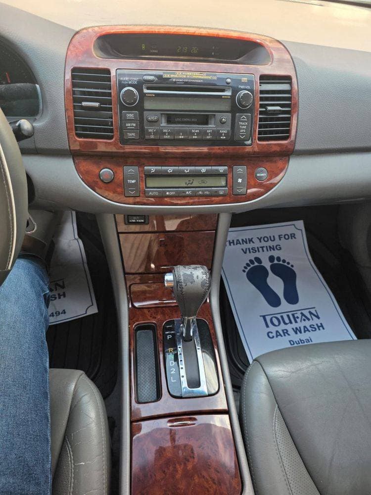 2004 Toyota Camry thumbnail 9