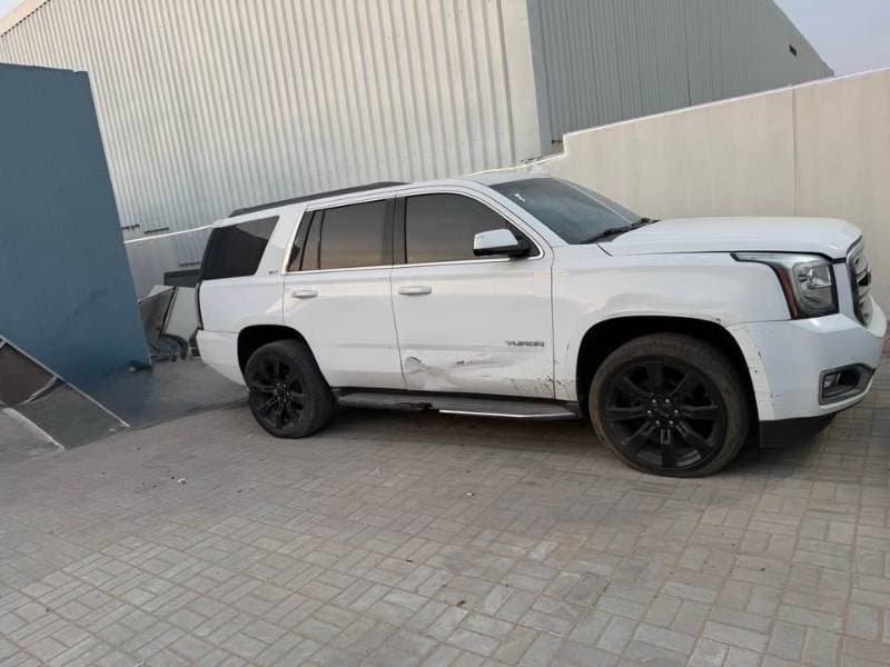 2017 GMC Yukon thumbnail 3