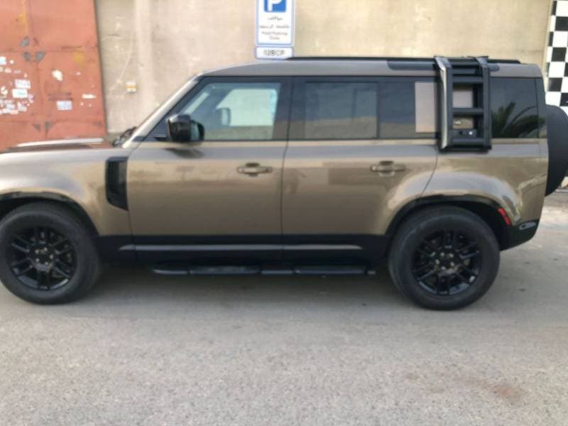 2022 Land Rover Defender thumbnail 4