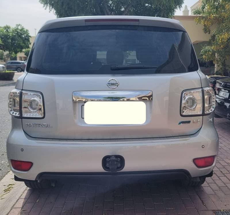 2013 Nissan Patrol thumbnail 3