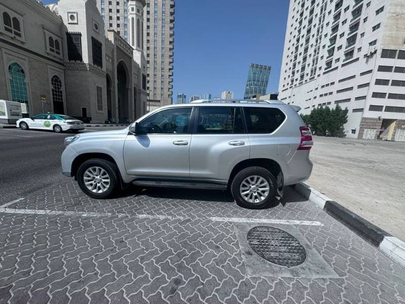 2016 Toyota Land Cruiser Prado thumbnail 3