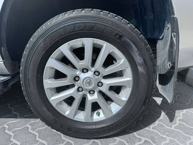 2016 Toyota Land Cruiser Prado thumbnail 9