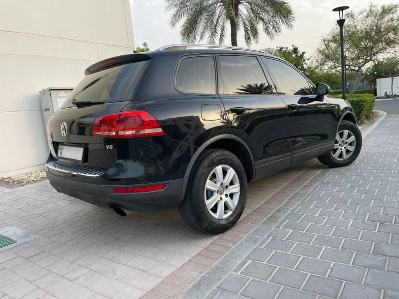 2012 Volkswagen Touareg thumbnail 3