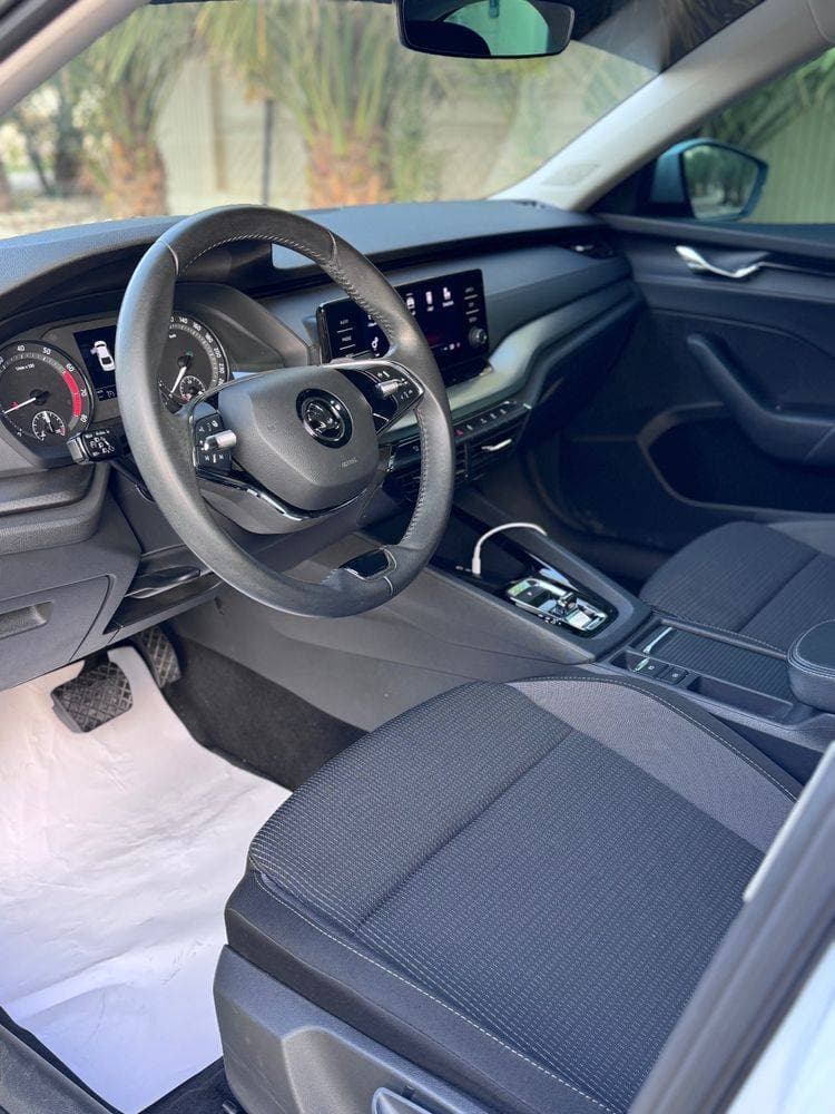2023 Skoda Octavia thumbnail 3