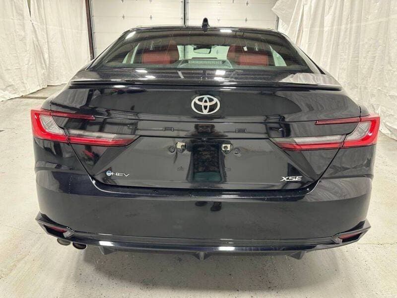 2025 Toyota Camry thumbnail 5