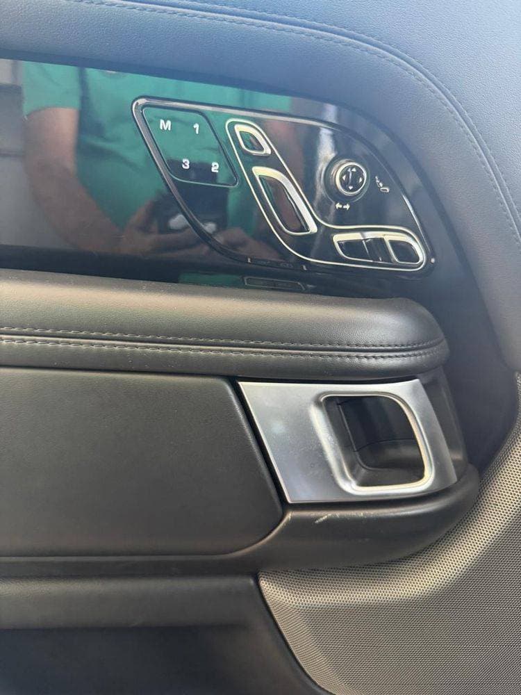 2019 Land Rover Range Rover thumbnail 2